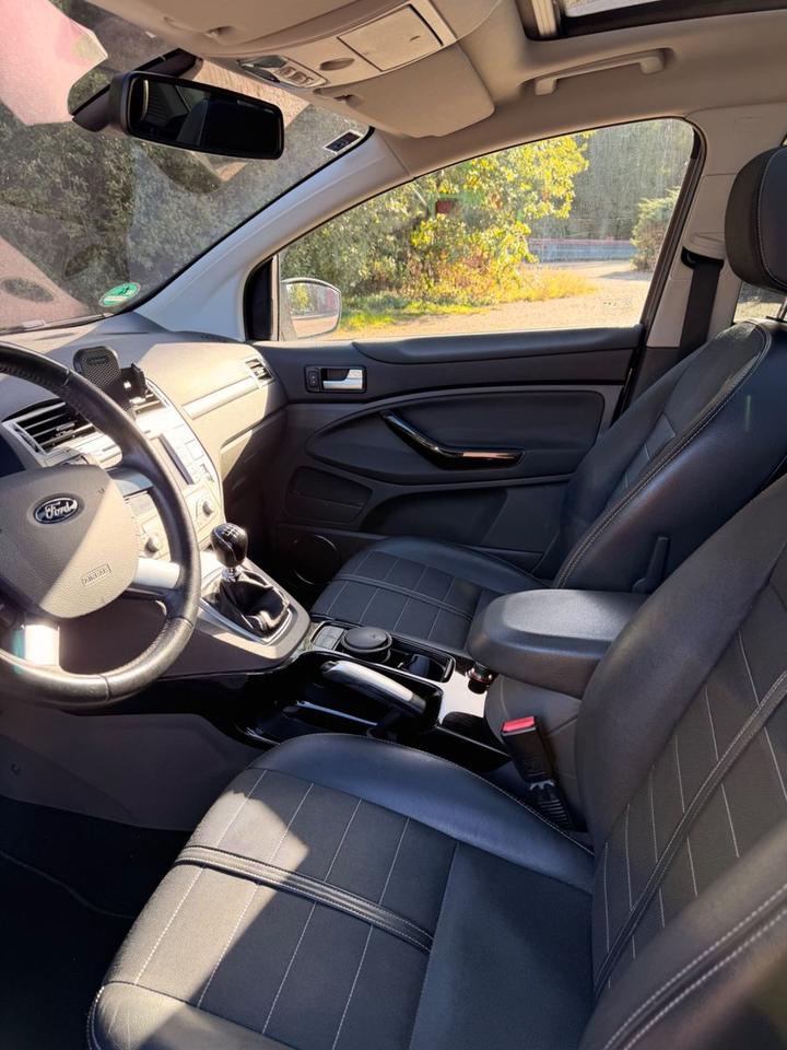 Ford Kuga 2012 — photo 6