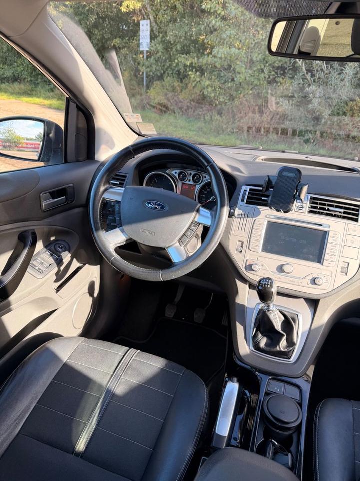 Ford Kuga 2012 — photo 8