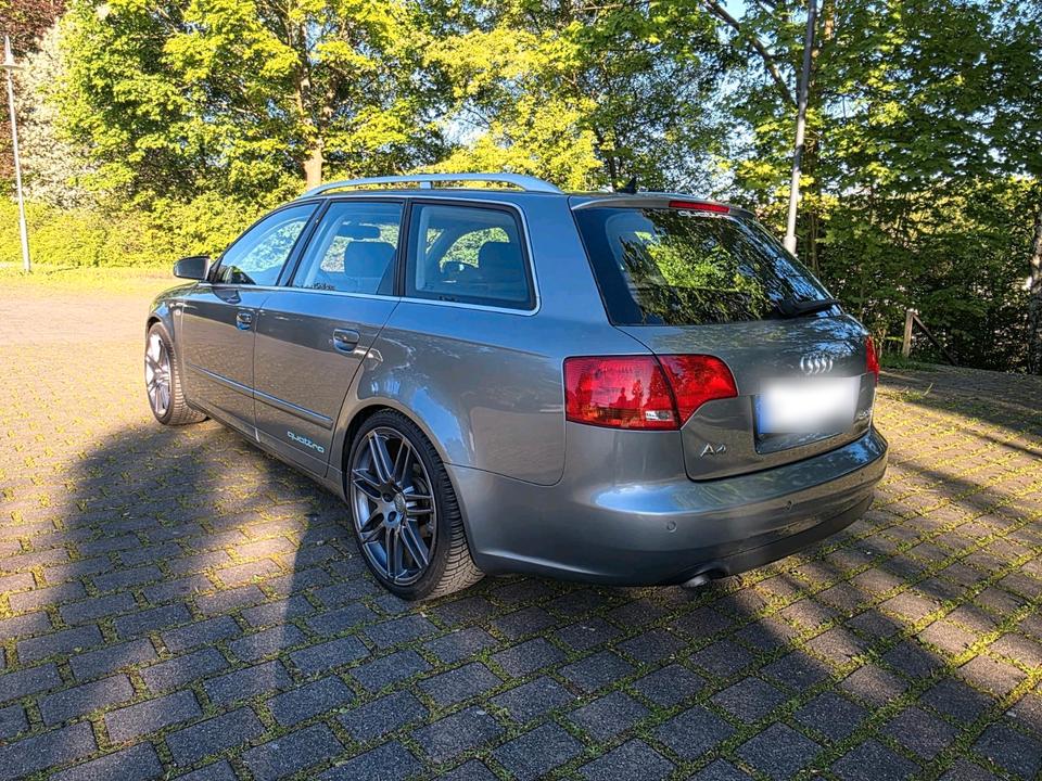 Audi A4 2006 — вигляд ззаду