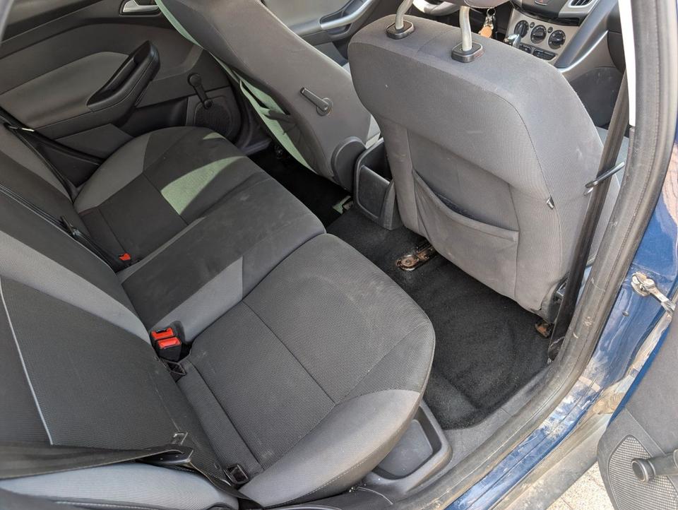 Ford Focus 2014 — photo 12