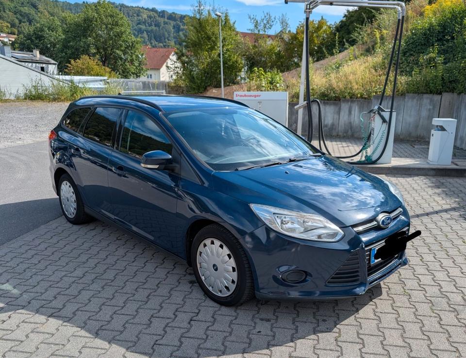 Ford Focus 2014 — interior