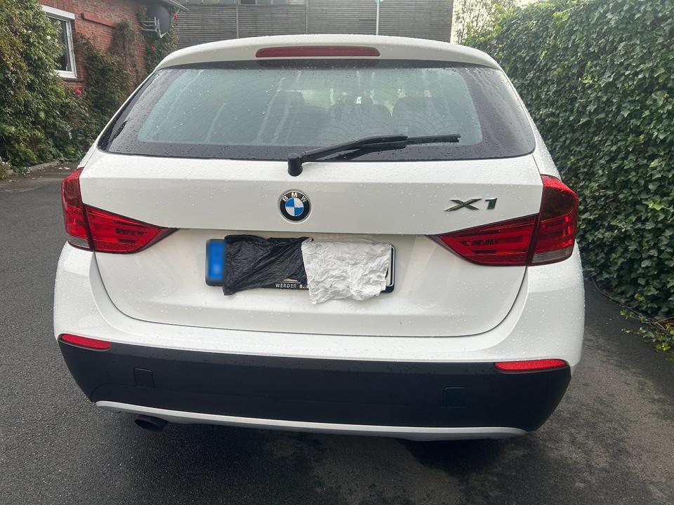 BMW X1 2012 — двигун