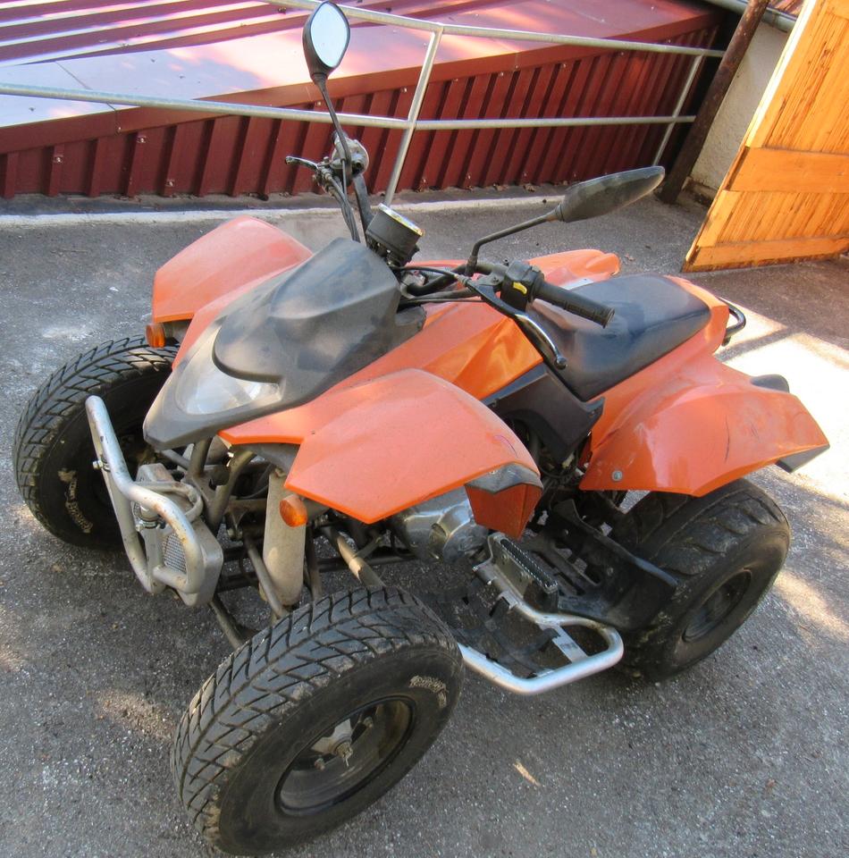 Weitere Motorräder Sachs Quads-4 Rock 250 Typ STM250 Bj 7421km mit Brief O. TÜV 2004 — interior