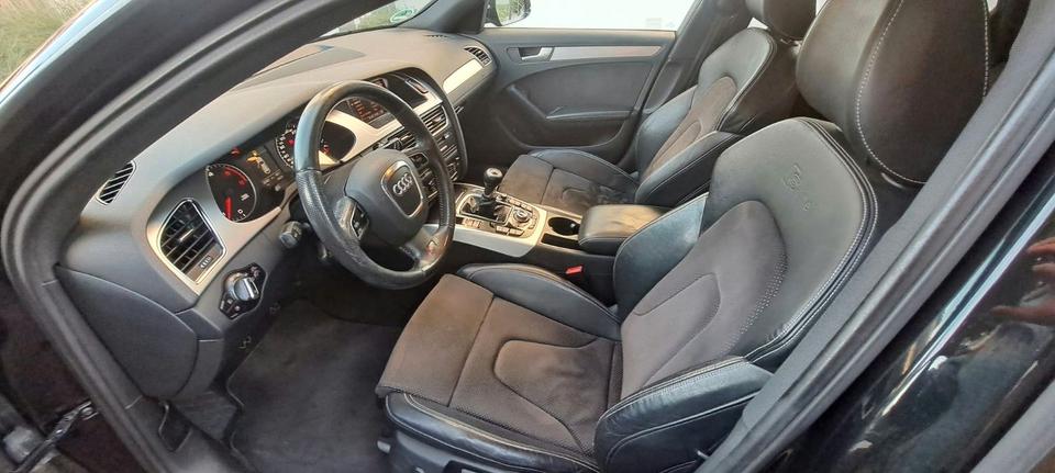 Audi A4 2011 — вигляд ззаду