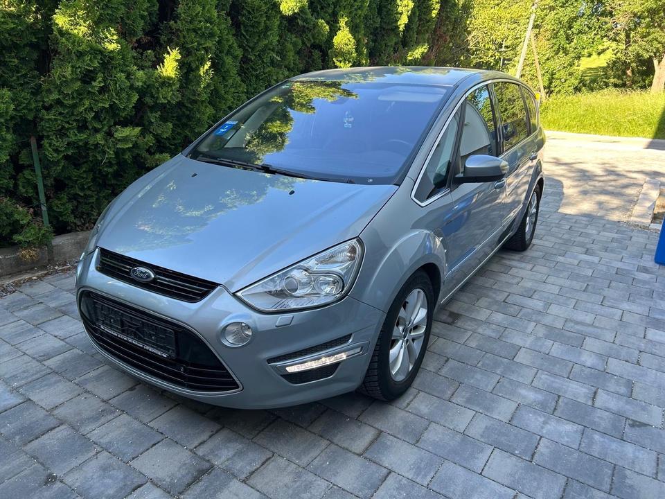 Ford S-Max 2010 — interior