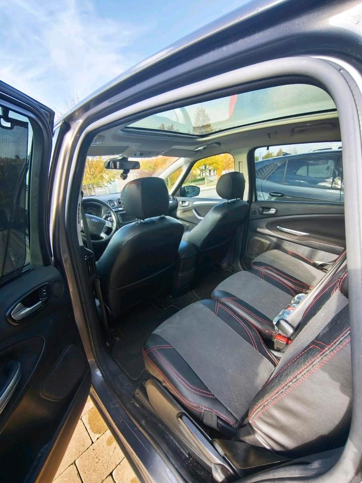 Ford S-Max 2013 — interior