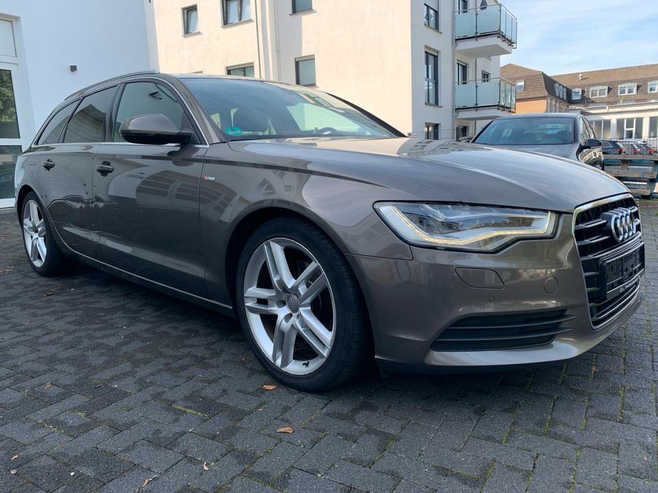 Audi A6 2012 — вигляд ззаду
