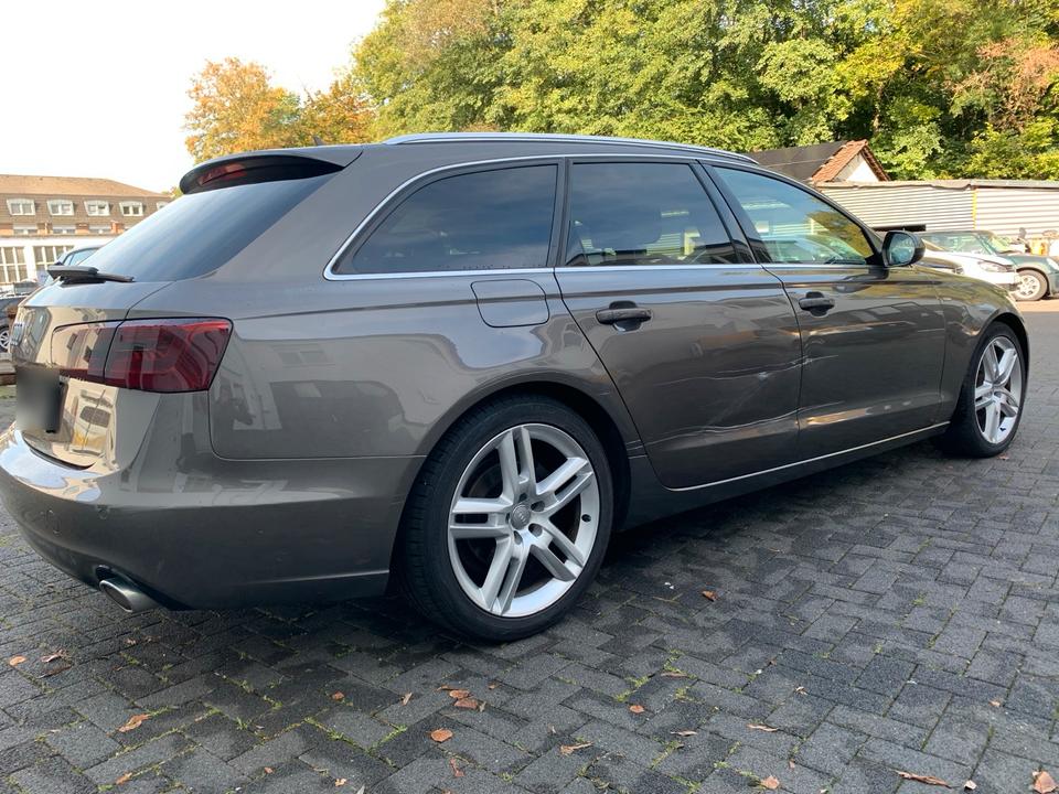 Audi A6 2012 — салон