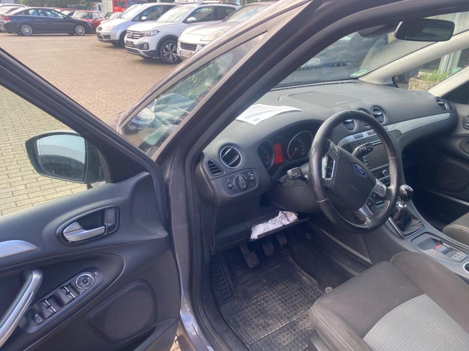 Ford S-Max 2014 — photo 12