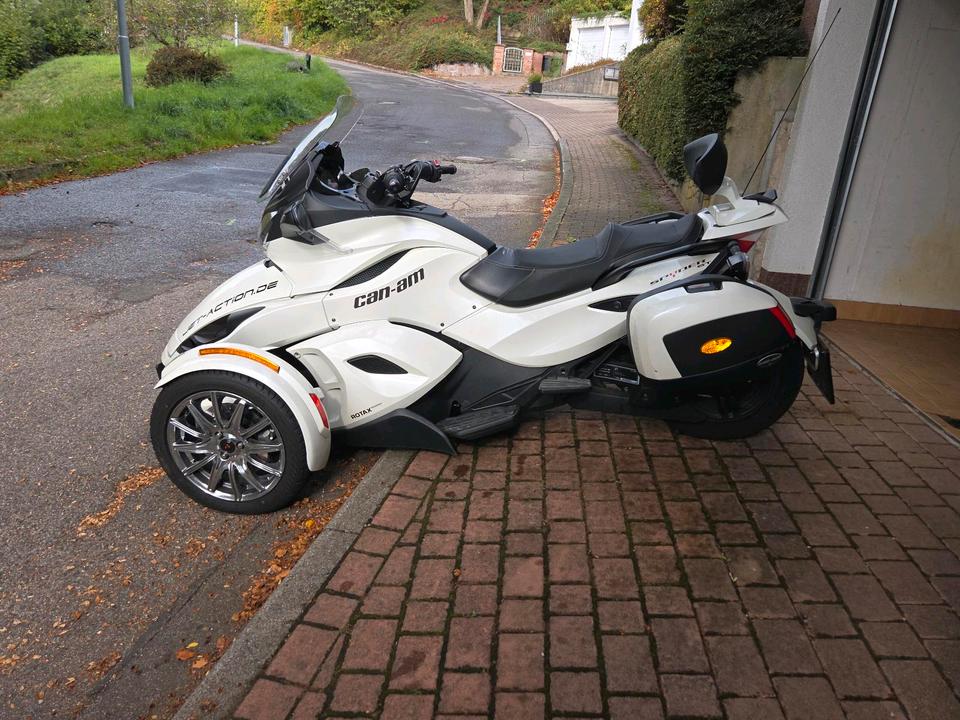  Can Am Spyder ST 2014 — interior