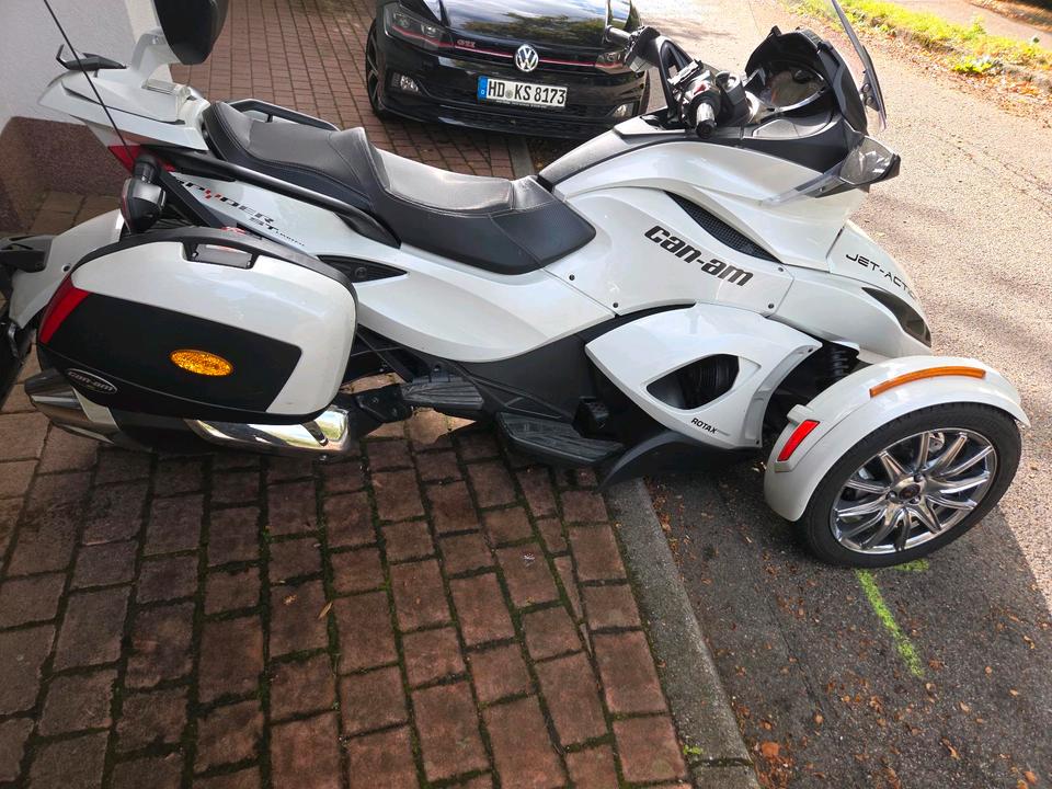  Can Am Spyder ST 2014 — photo 6