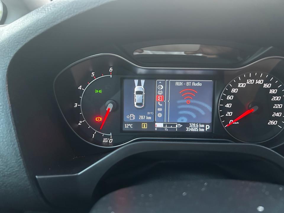 Ford S-Max 2011 — photo 9