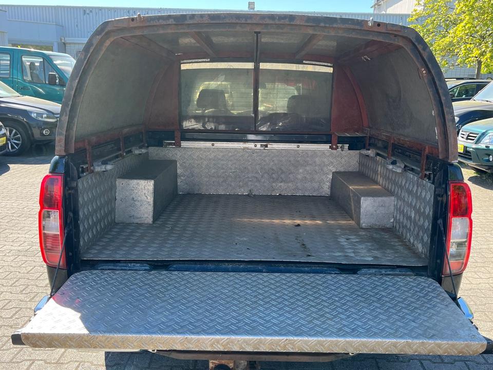 Nissan Navara 2011 — photo 11