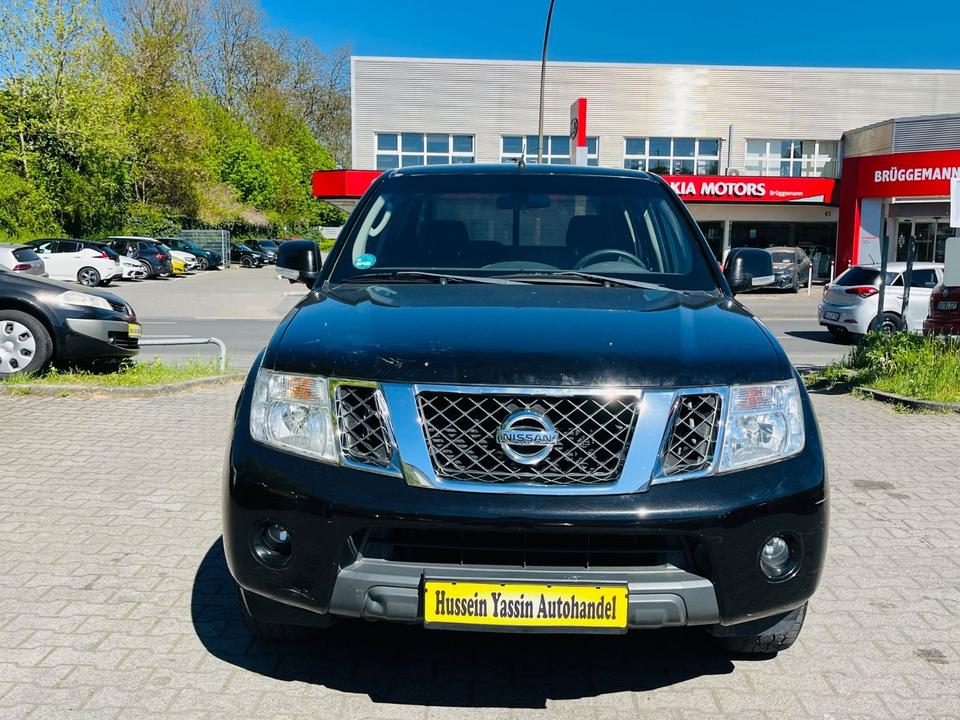 Nissan Navara 2011 — photo 13