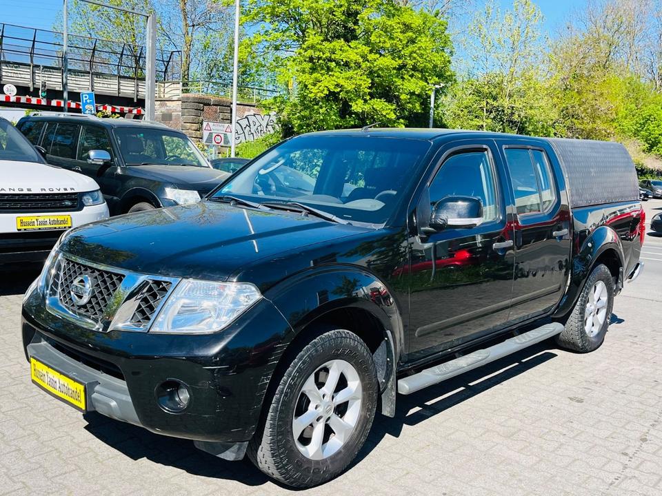 Nissan Navara 2011 — interior