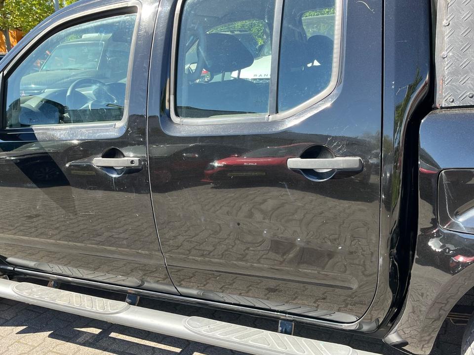 Nissan Navara 2011 — photo 8