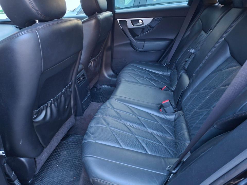 Infiniti FX 2011 — photo 10