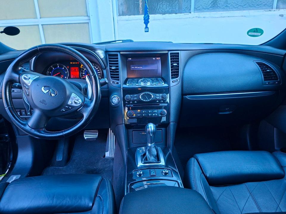 Infiniti FX 2011 — photo 12