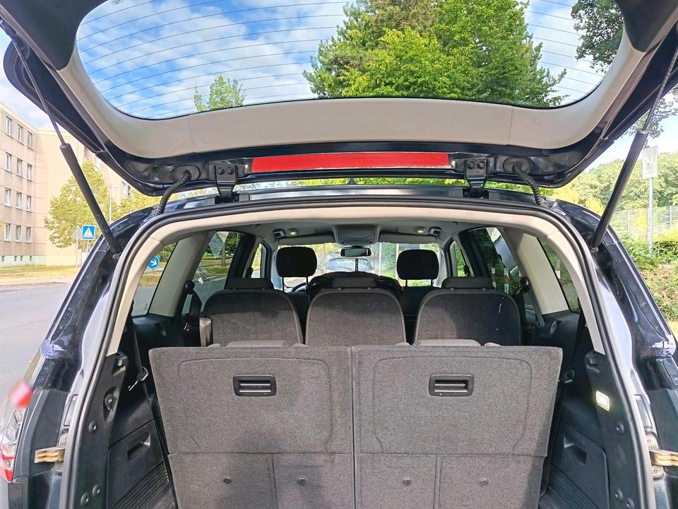 Ford S-Max 2011 — photo 10