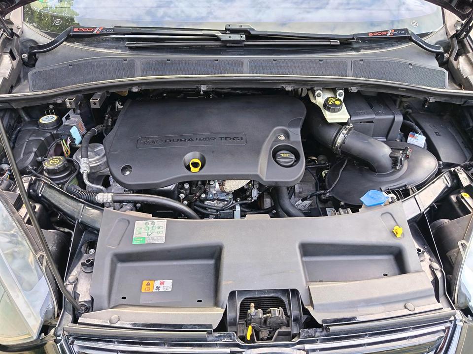 Ford S-Max 2011 — photo 11