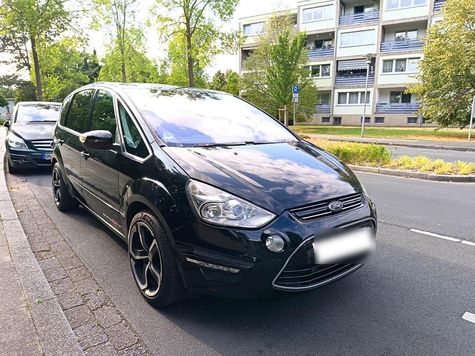 Ford S-Max 2011 — rear view