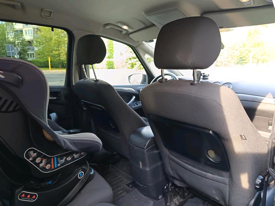 Ford S-Max 2011 — photo 8