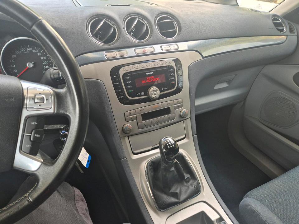 Ford S-Max 2009 — photo 10