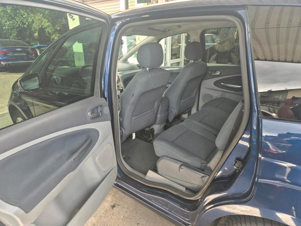 Ford S-Max 2009 — interior
