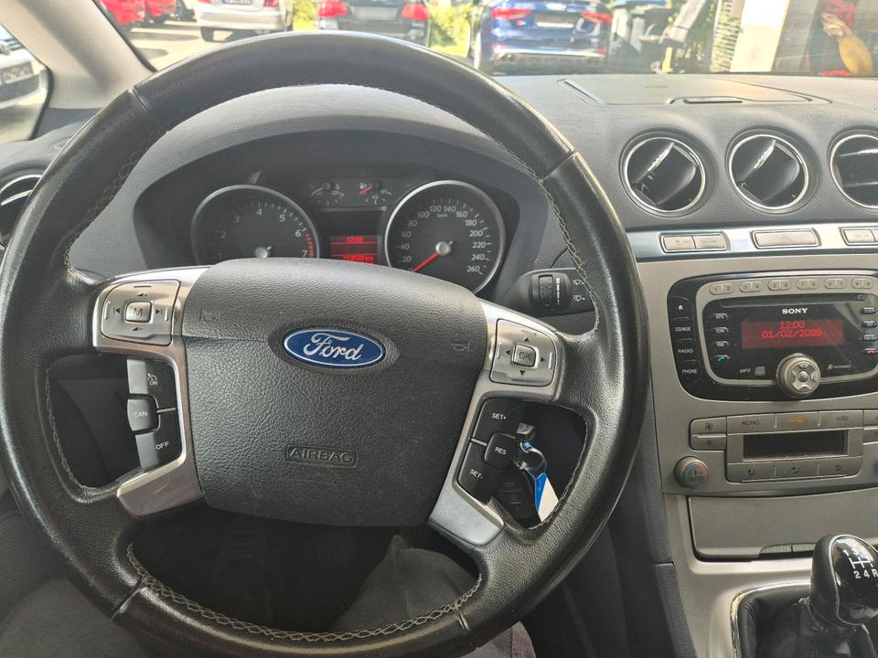 Ford S-Max 2009 — photo 9