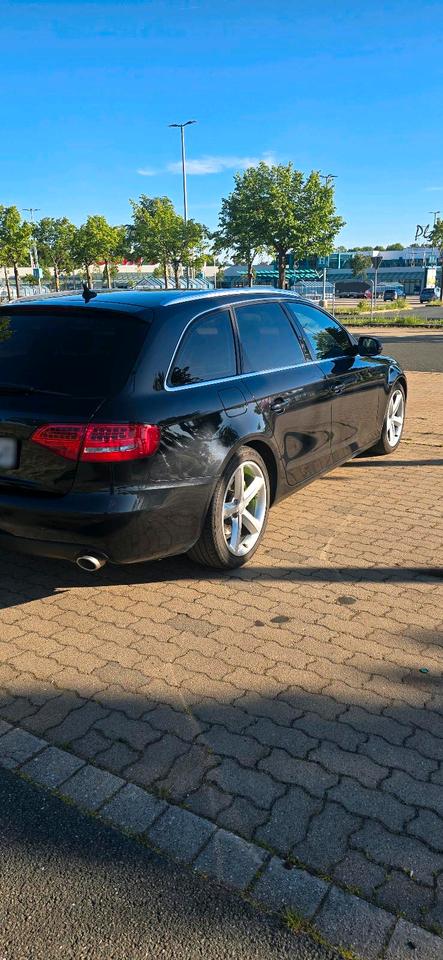 Audi A4 2011 — engine