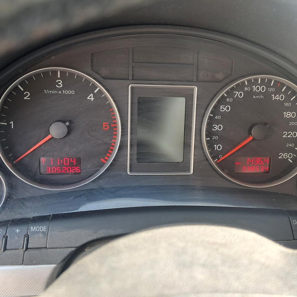 Audi A4 2006 — interior
