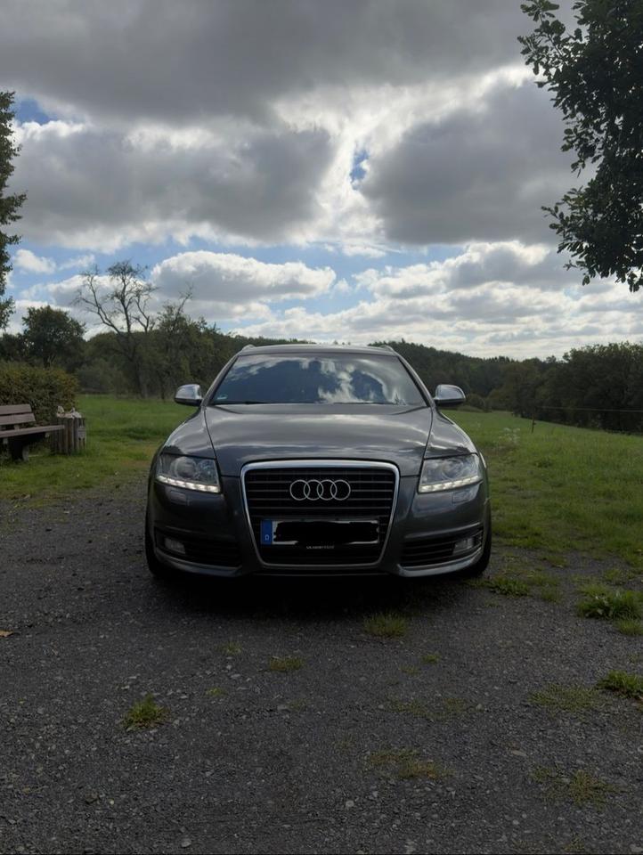 Audi A6 2011 — вигляд ззаду