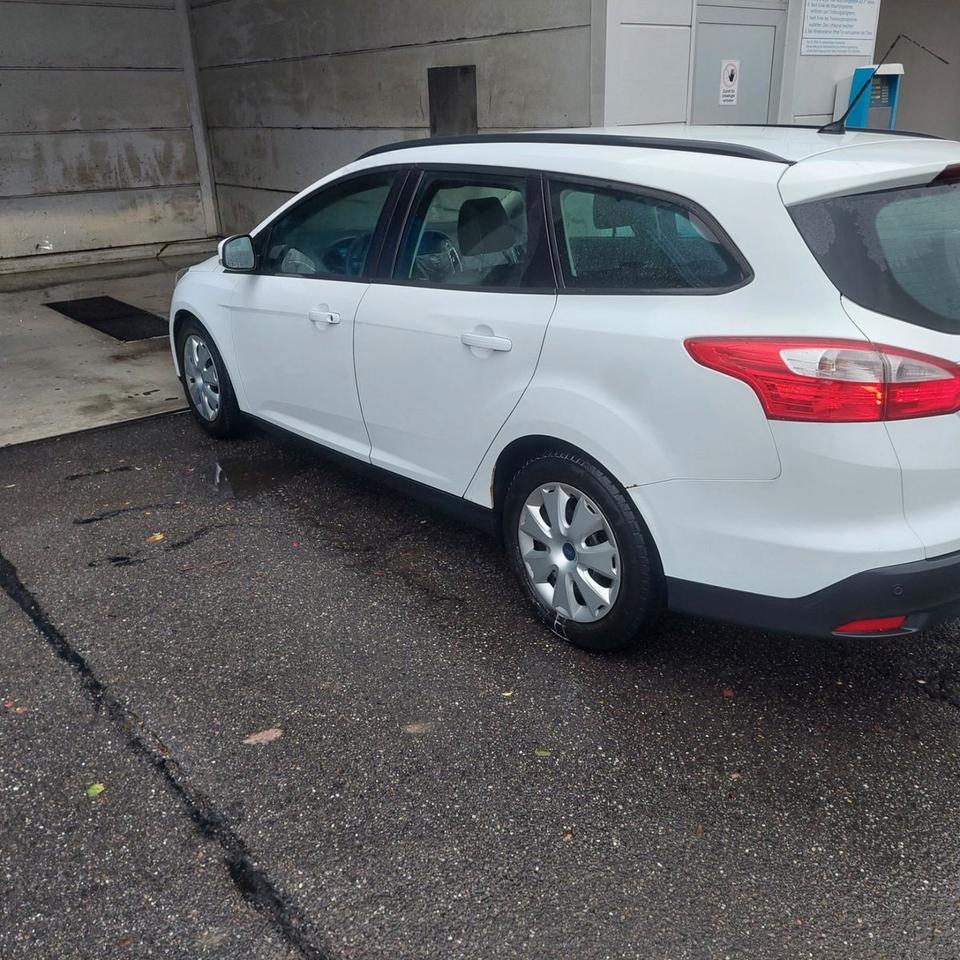 Ford Focus 2012 — engine