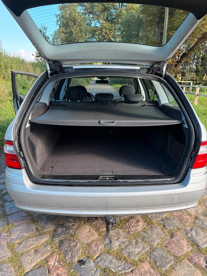 Mercedes Benz E 200 2005 — photo 12