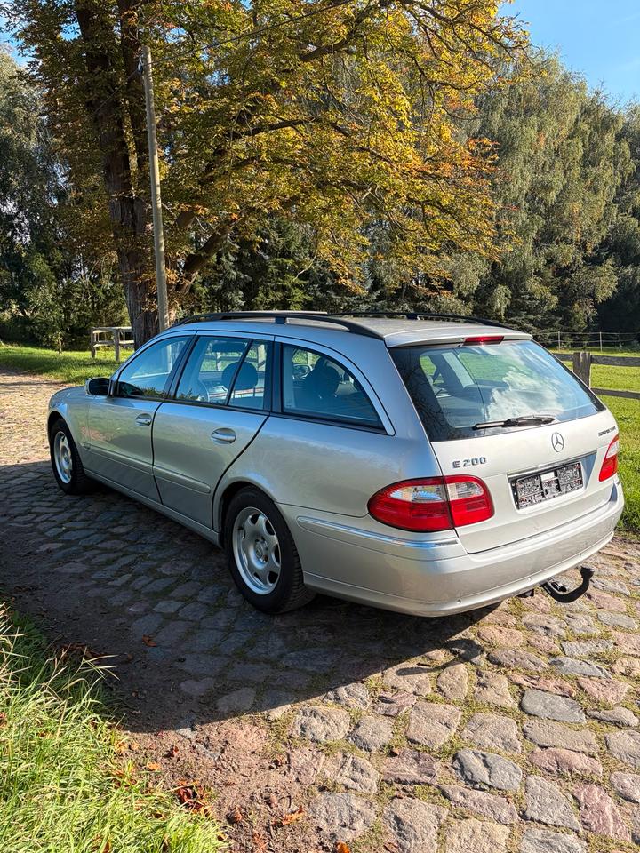 Mercedes Benz E 200 2005 — photo 6