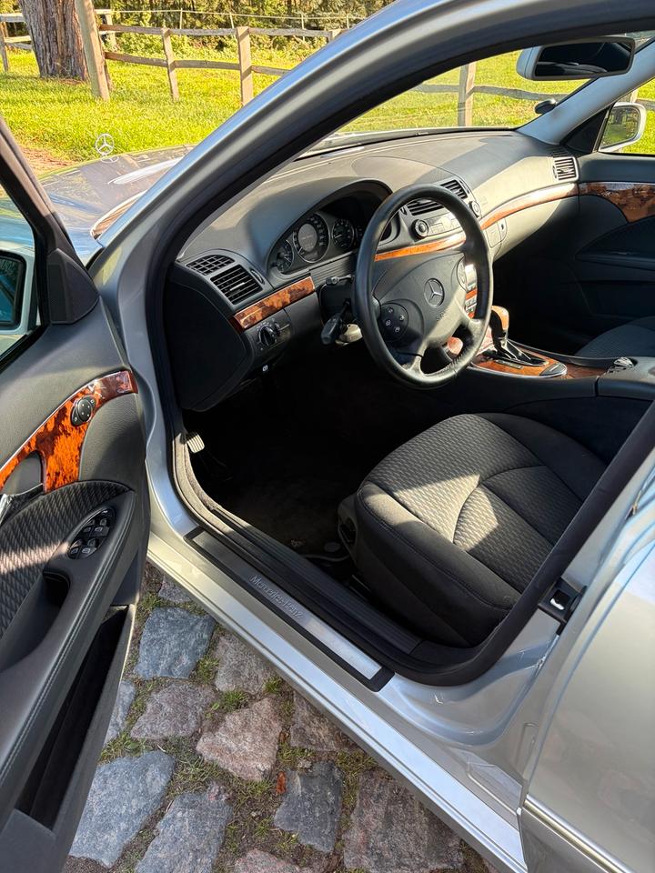 Mercedes Benz E 200 2005 — photo 7
