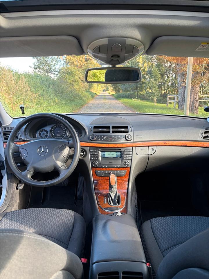 Mercedes Benz E 200 2005 — photo 8