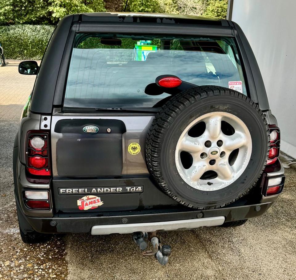 Land Rover Freelander 2006 — interior