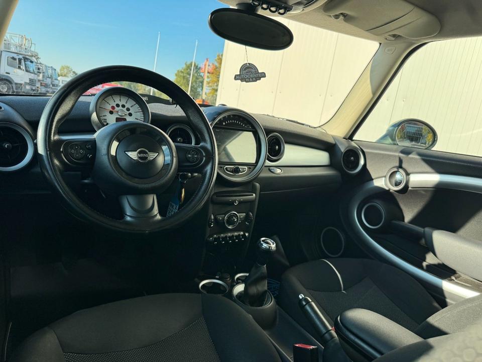 Mini Cooper S Clubman 2011 — photo 30