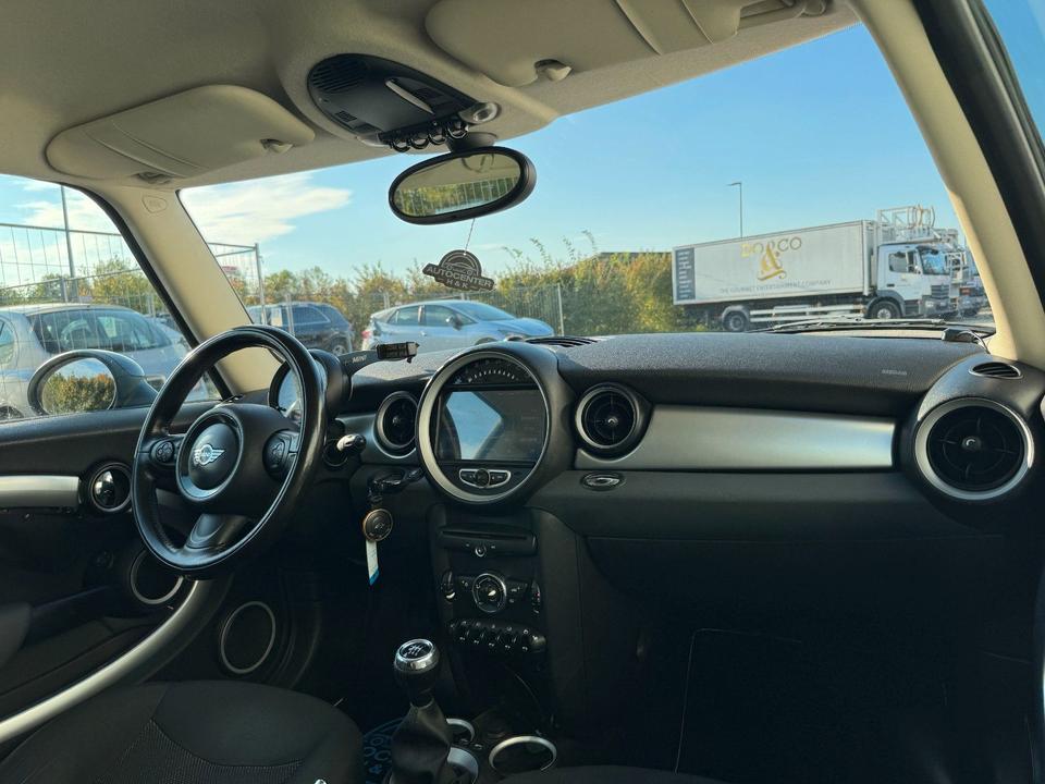 Mini Cooper S Clubman 2011 — photo 32