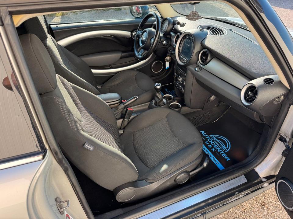 Mini Cooper S Clubman 2011 — photo 34