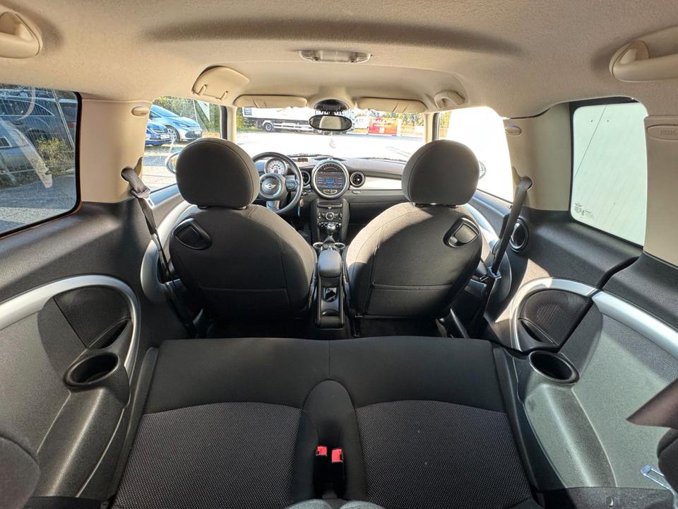 Mini Cooper S Clubman 2011 — photo 35