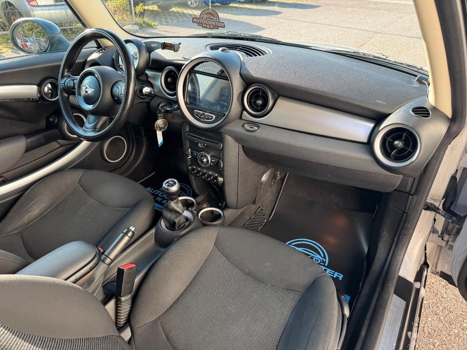 Mini Cooper S Clubman 2011 — photo 36