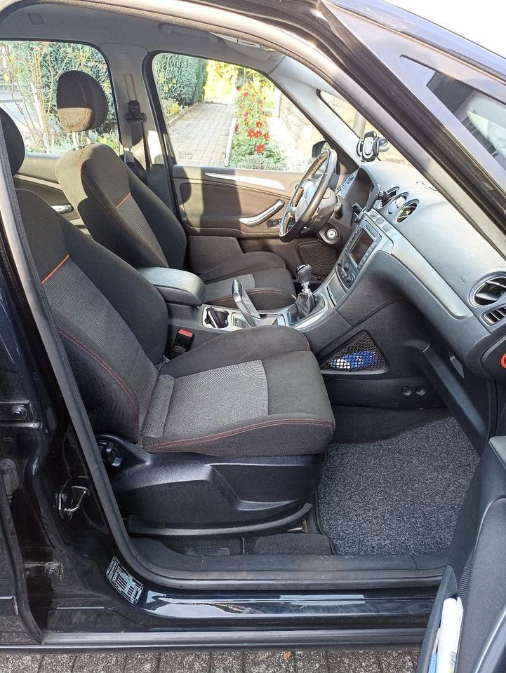 Ford S-Max 2011 — photo 7
