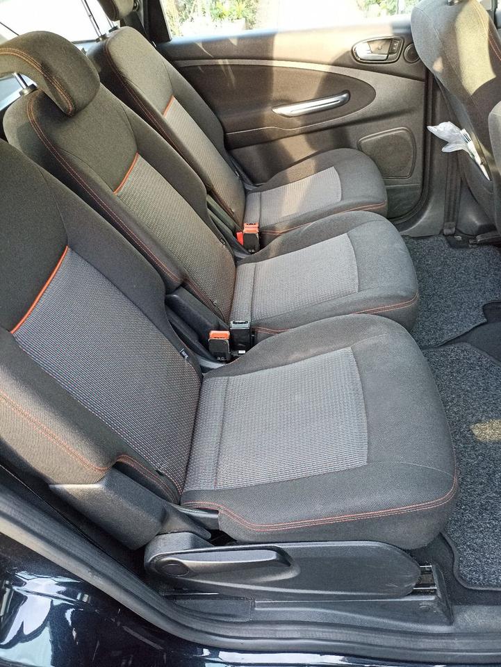 Ford S-Max 2011 — photo 8