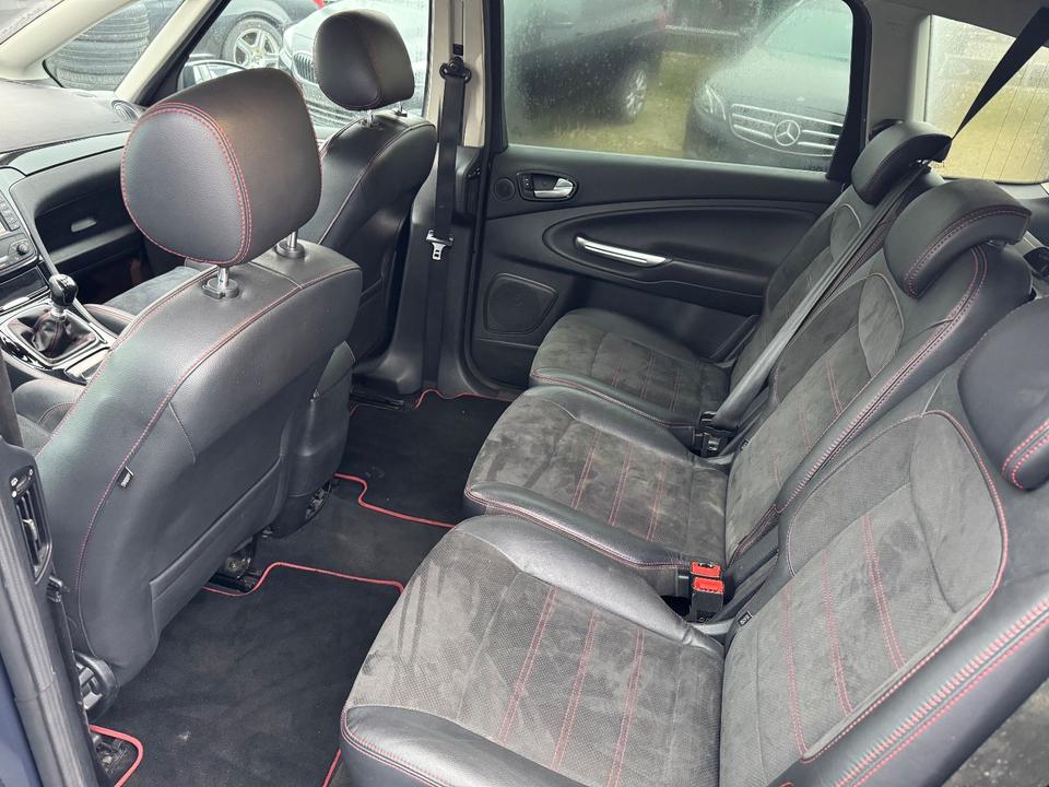 Ford S-Max 2011 — photo 12
