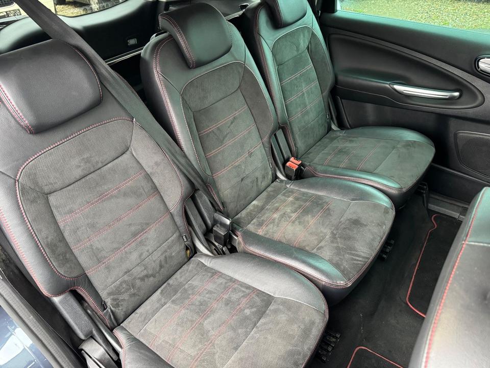 Ford S-Max 2011 — photo 13