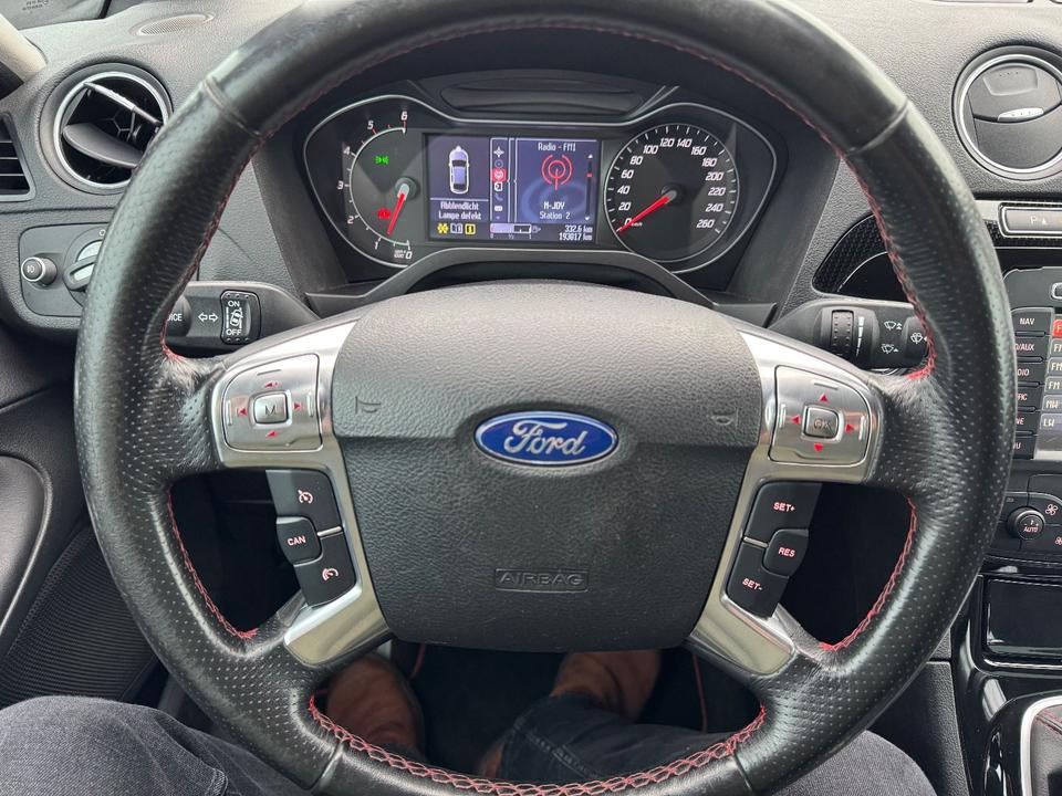 Ford S-Max 2011 — photo 14