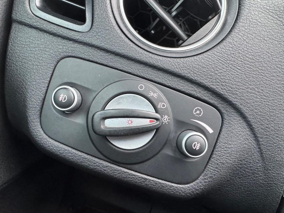 Ford S-Max 2011 — photo 18