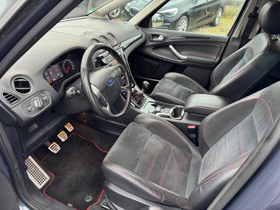 Ford S-Max 2011 — photo 9
